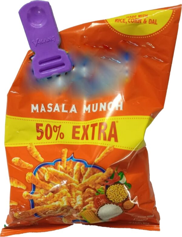 V-Hang Plastic Cloth Clip - Image 10